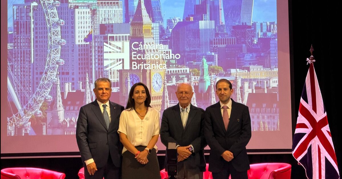 SolarTeam participó en foro sobre inversión y seguridad jurídica para fortalecer la transición energética en Ecuador