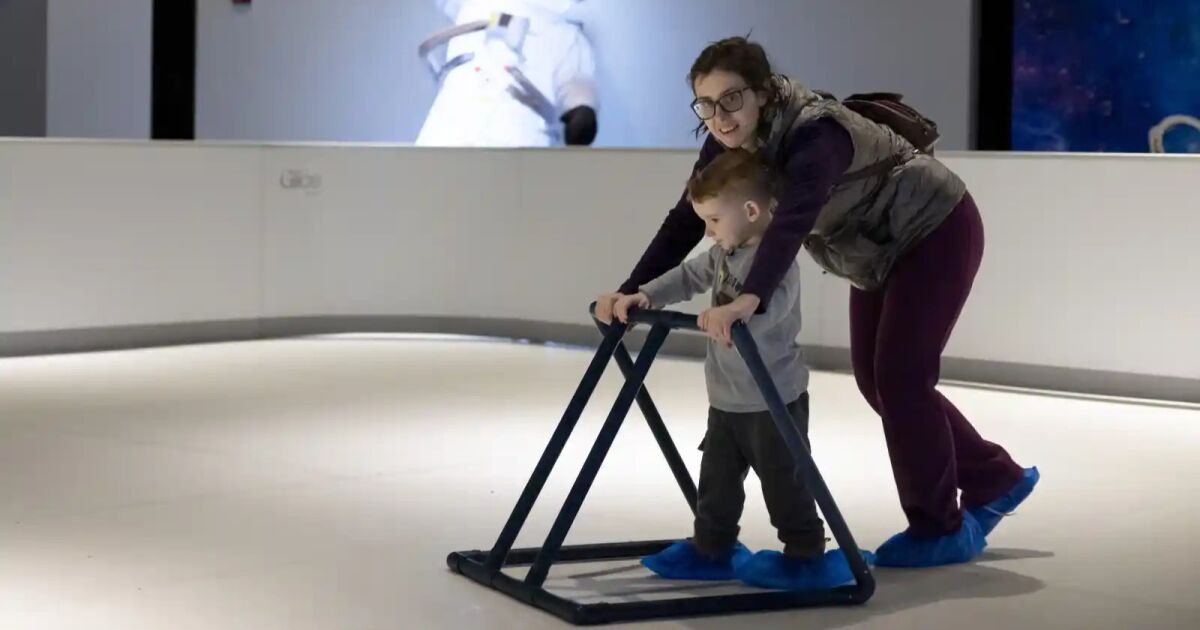 Conoce Space Glide: una alternativa de patinaje sin hielo ni cuchillas en el Salón de la Ciencia de Nueva York