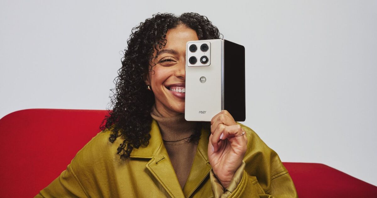 El motorola razr fold redefine la productividad y el entretenimiento, marcando una nueva era para la familia razr y los smartphones plegables