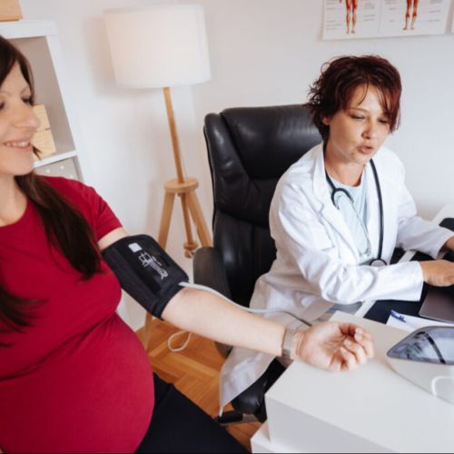 Departamento de Salud EEUU aumenta la condonación de préstamos para obstetras y parteras que ejercen en zonas rurales