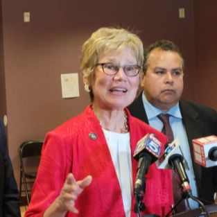 Siguen impulsando vacunación entre latinos