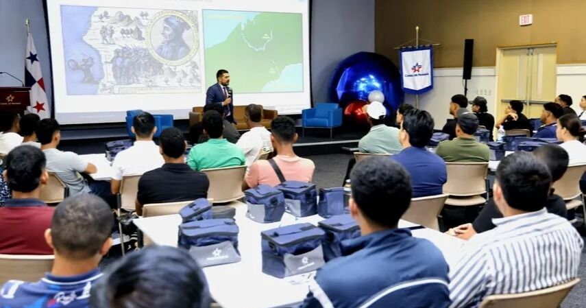 Programa de Ayudante Estudiantil del Canal de Panamá, inicia con 500 jóvenes