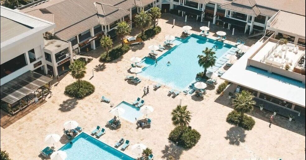Tortuga Bay Puntacana recibe reconocimiento Triple Crown