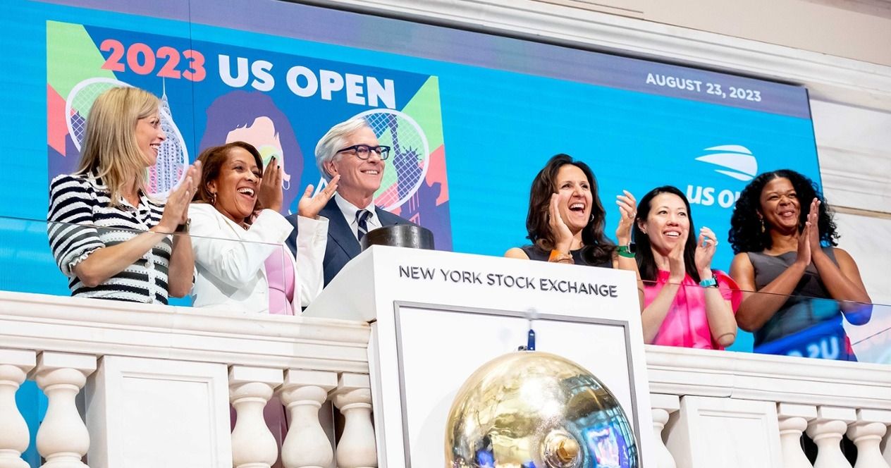 USTA toca la campana de cierre de NYSE para celebrar el US Open 2023