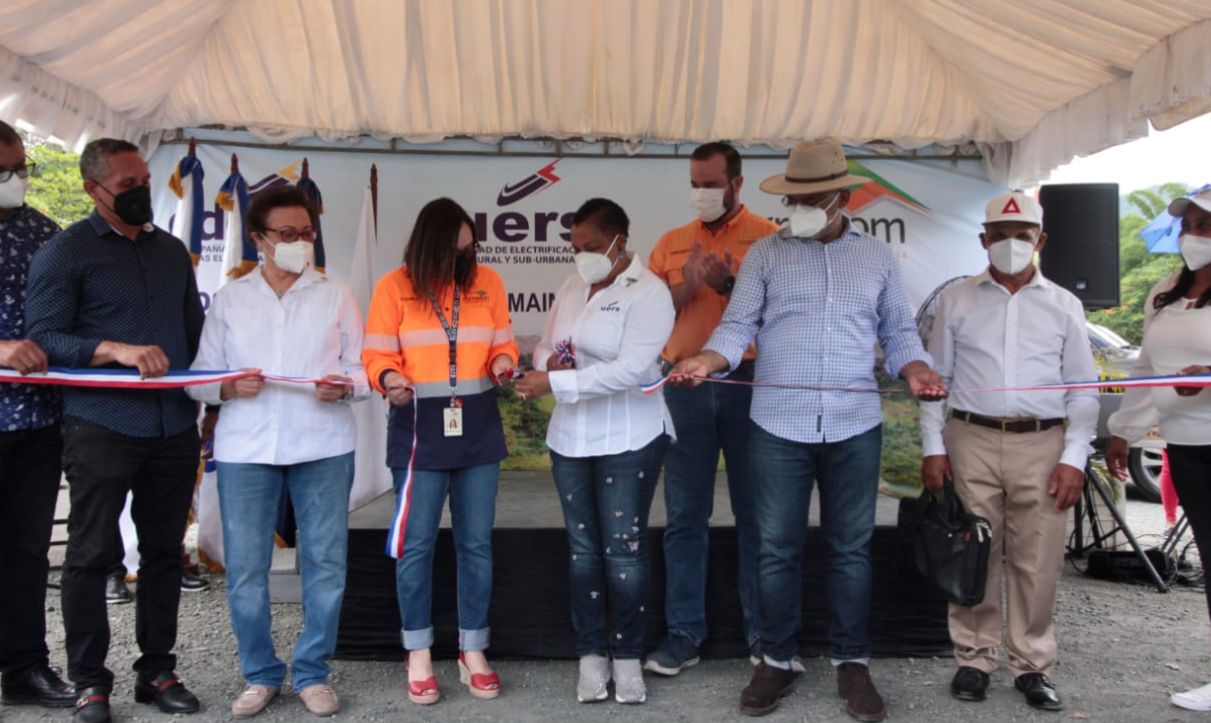 Cormidom inaugura proyecto de rehabilitación de redes para llevar energía a comunidades cercanas a su mina