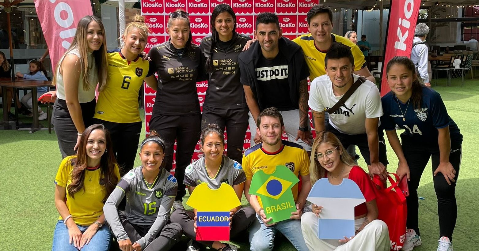 Selección Femenina, Superliga Femenina y Liga Pro se suman a celebrar la pasión del mundial junto a Kiosko Sorpresa