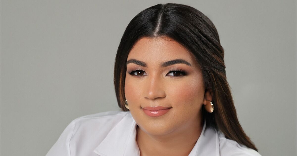 Tiffany Rosario Pérez Consultora Educativa, Autora y Policía Federal