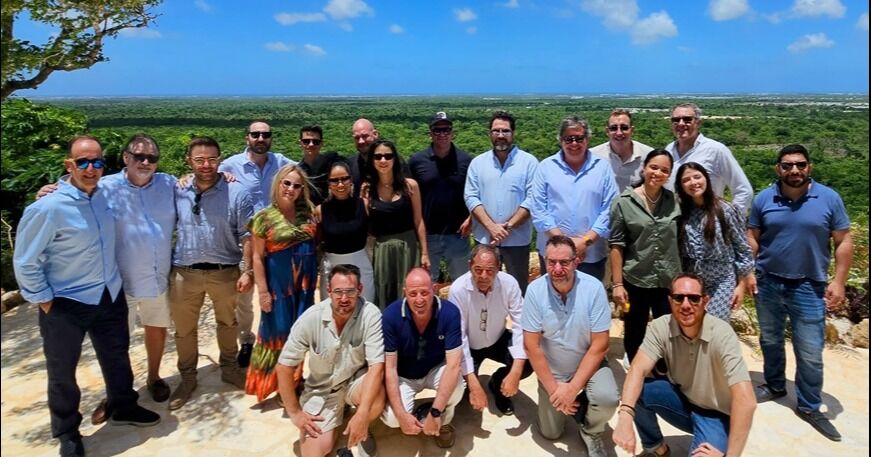 Larimar City & Resort recibe a una delegación empresarial española del sector hábitat en plena fase de construcción de su primer conjunto residencial