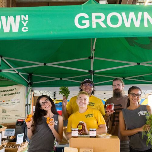 GrowNYC celebra 50 años de sus emblemáticos mercados de productos frescos en Brooklyn