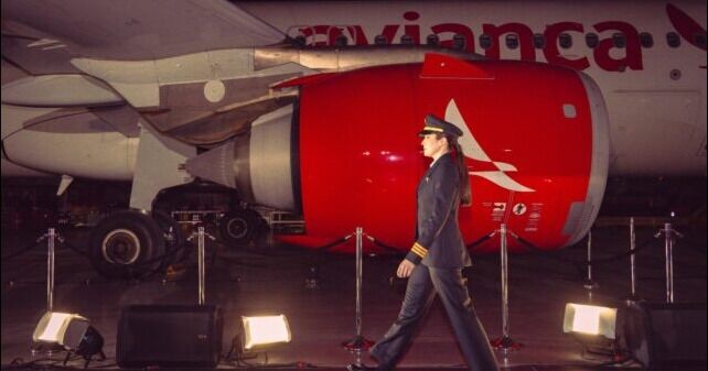 Avianca renueva uniformes de pilotos y tripulantes tras 7 años