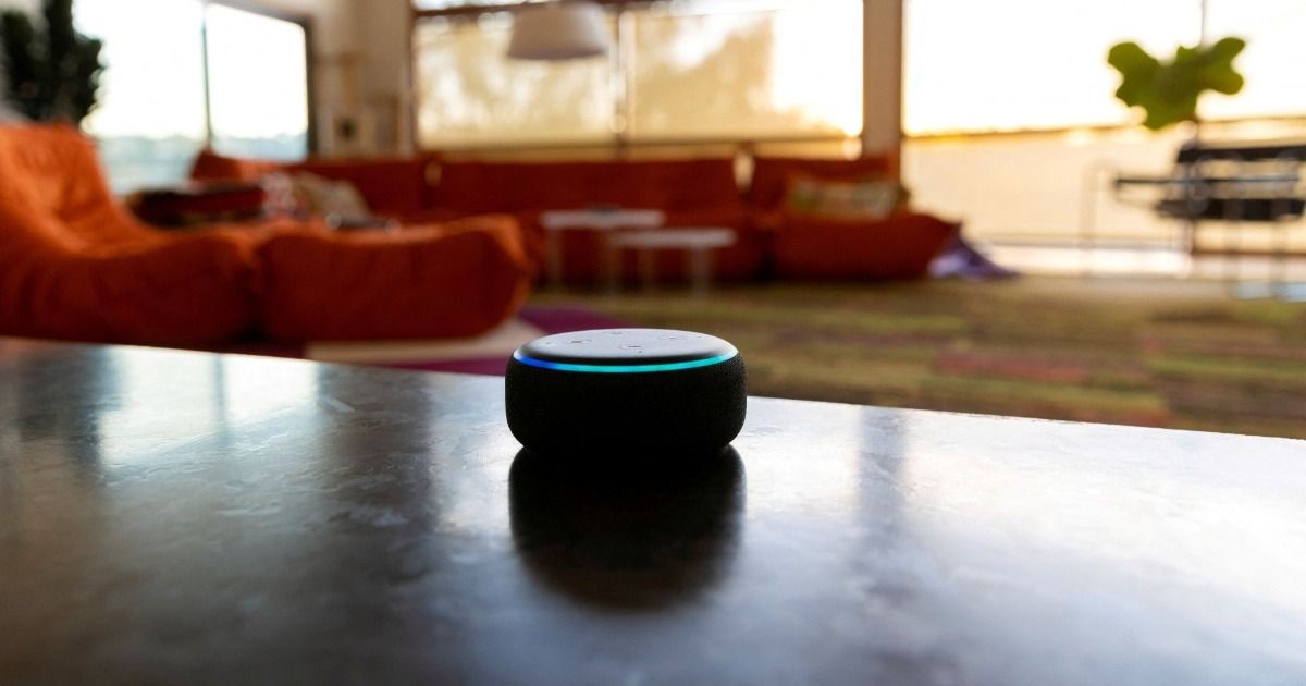 Amazon planea lanzar una Alexa renovada con IA y suscripción mensual
