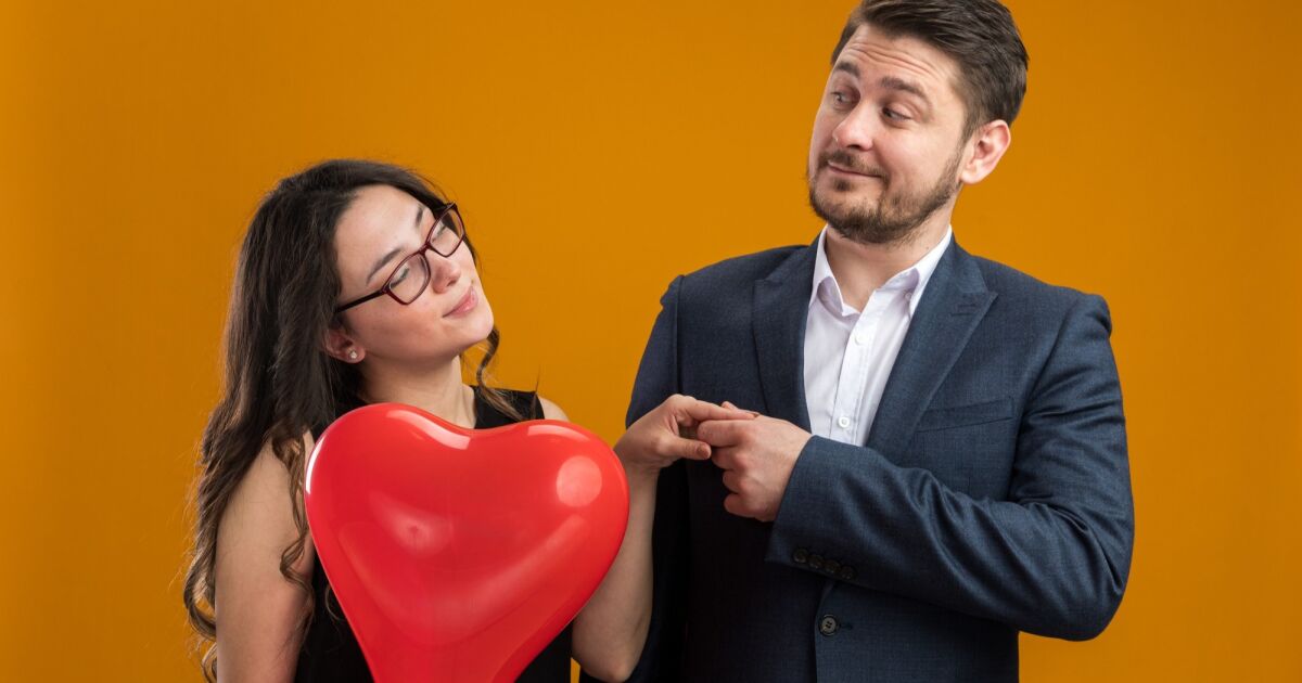Amor en la oficina: Casi 5 de cada 10 ecuatorianos  se enamoraron en su lugar de trabajo