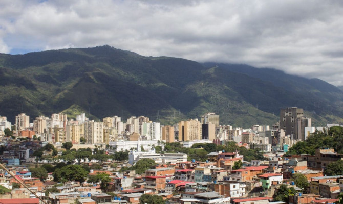 PIB de Venezuela cayó 26.8% en el primer trimestre, dice el gobierno