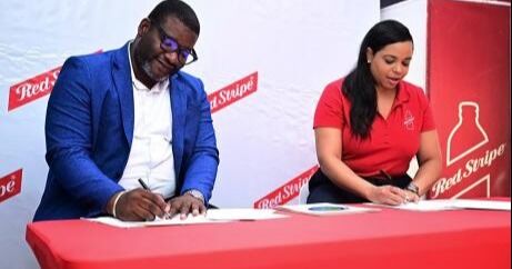TPDCO y Red Stripe firman un memorando de entendimiento para un nuevo producto turístico en Port Royal