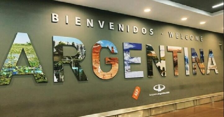 Milei impone seguro de salud para poder entrar en Argentina