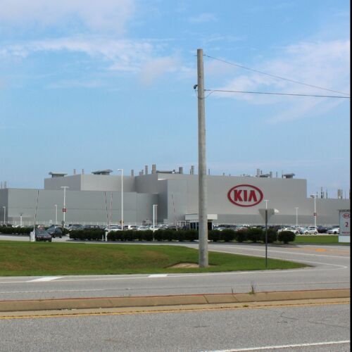 Kia Georgia dona $100,000 para apoyar a los estudiantes de TCSG en todo el estado