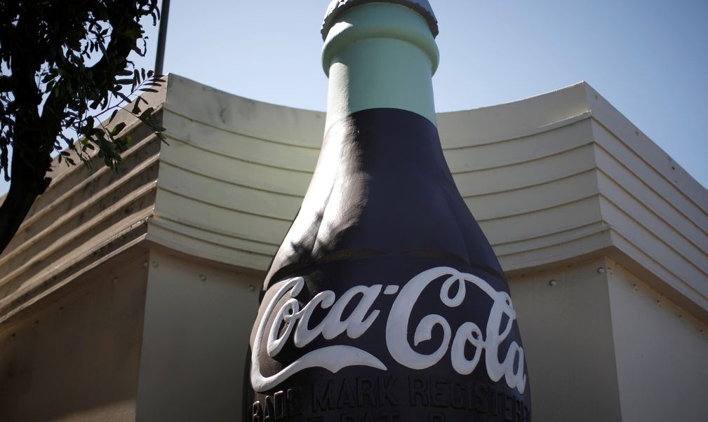 Coca-Cola suspende su publicidad en todas las redes sociales durante 30 días