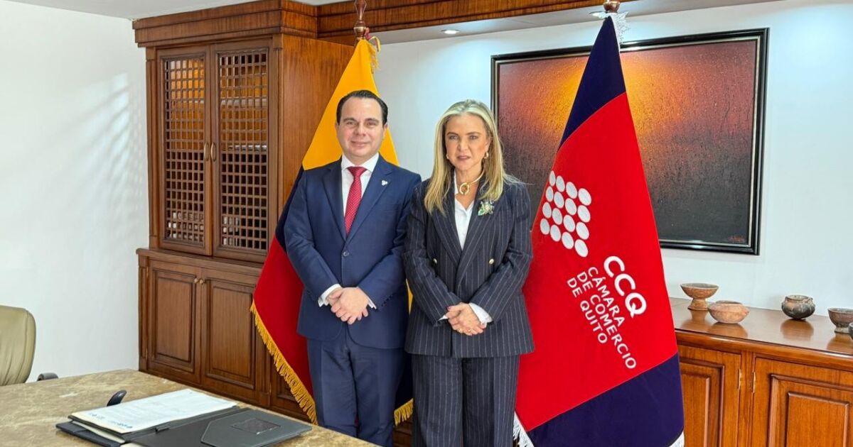 CCQ y Superintendencia de Protección de Datos firman convenio para fortalecer el cumplimiento normativo en el sector empresarial
