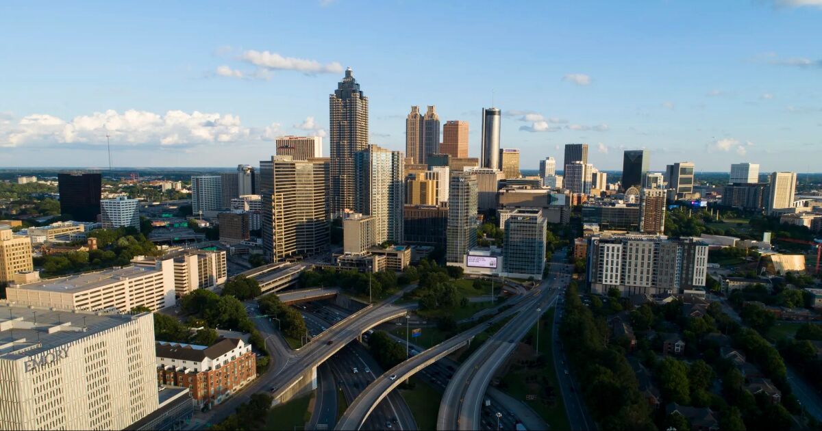 El área metropolitana de Atlanta fue nombrada una de las 5 mejores regiones metropolitanas de EE. UU. en cuanto a resiliencia empresarial