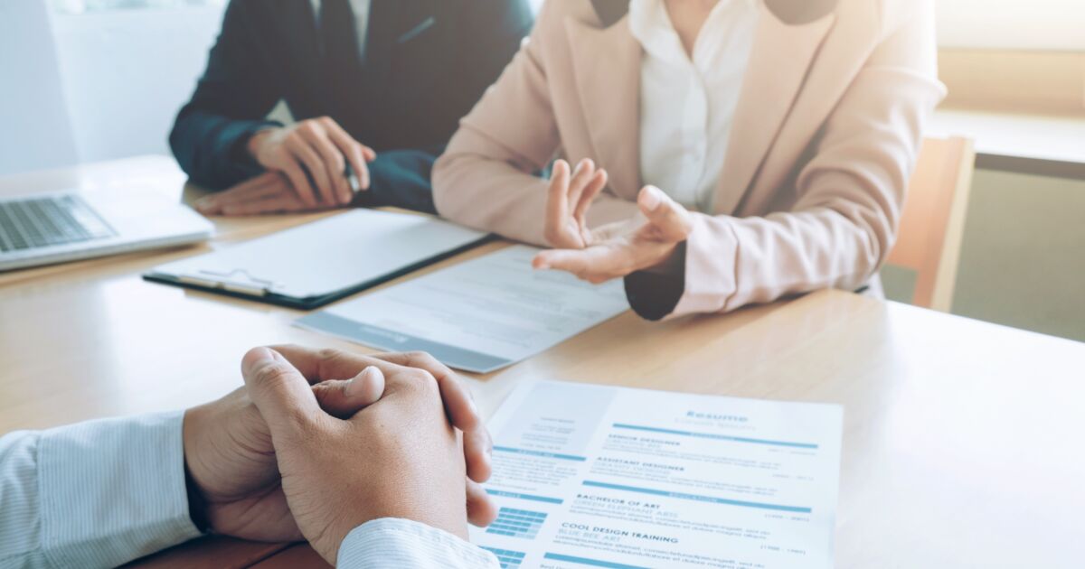 Ticos entienden inglés, pero no lo hablan… y eso les está costando el trabajo