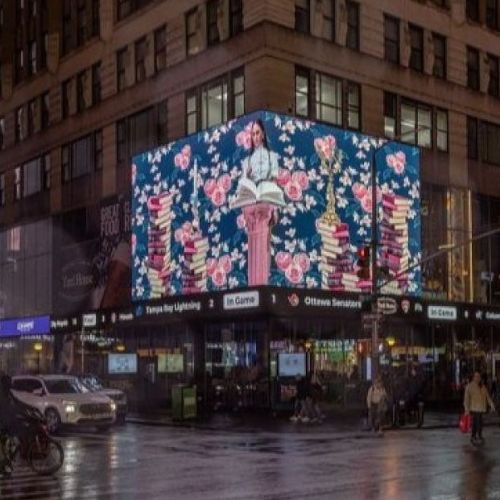 Artista chilena exhibió obra digital en cruce de calles de Nueva York