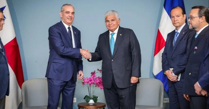 Mulino y Abinader abordan comercio, migración y relaciones bilaterales en reunión en Panamá