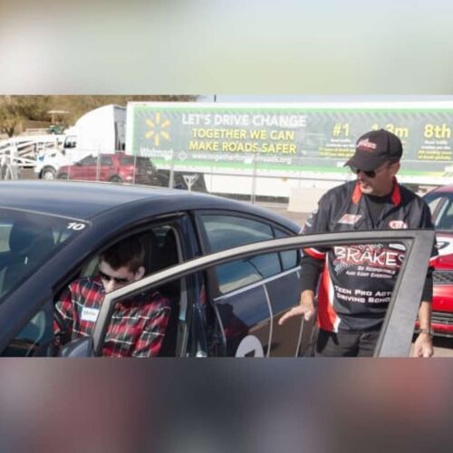 La capacitación B.R.A.K.E.S. patrocinada por Kia frena los accidentes de tránsito entre adolescentes