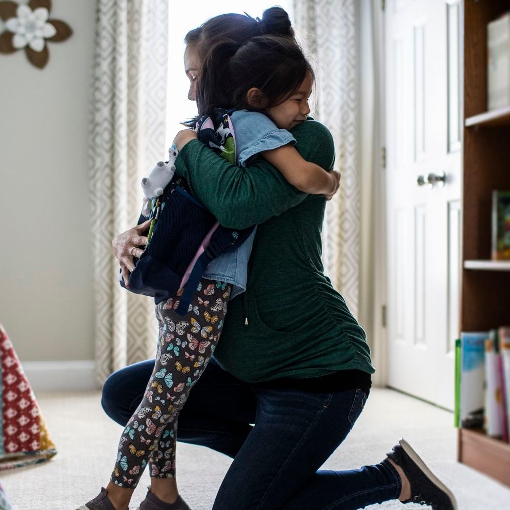 Abrazar a tu hijo: mucho más que amor