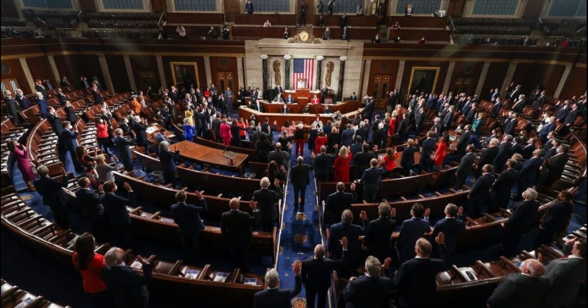 Cámara de Representantes aprueba controversial plan fiscal de Trump