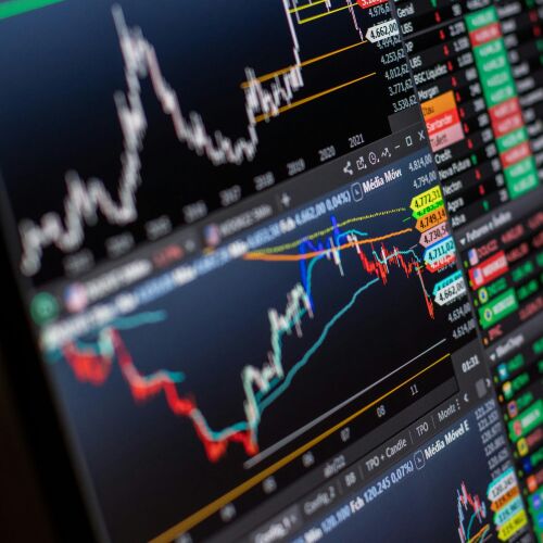 Datos cruzados de empleo encienden la volatilidad en Wall Street