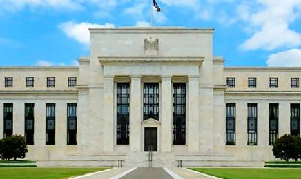 Reserva Federal establece plan para satisfacer creciente demanda extranjera de dólares
