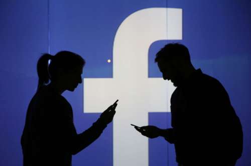 Facebook está “escandalizada” por caso de filtración y dice que fue engañada
