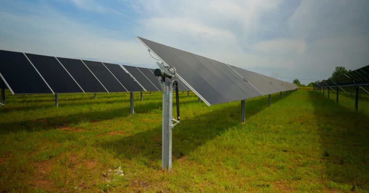 Las empresas tecnológicas planeaban usar energía solar para alimentar los centros de datos de Georgia. La IA está cambiando eso