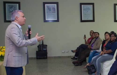 Presidente de la AIEH asegura “economía dominicana es una máquina de excluir jóvenes”