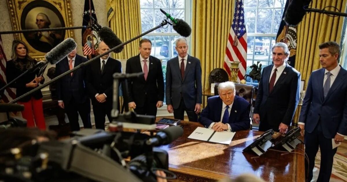 Trump cumple un mes más decidido, rápido y sin frenos