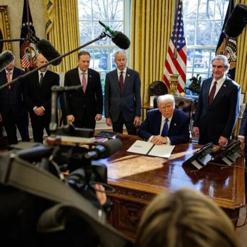 Trump cumple un mes más decidido, rápido y sin frenos