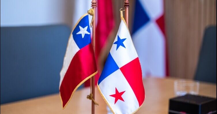 Panamá se suma a Latam-GPT tras firmar acuerdo en Inteligencia Artificial con Chile