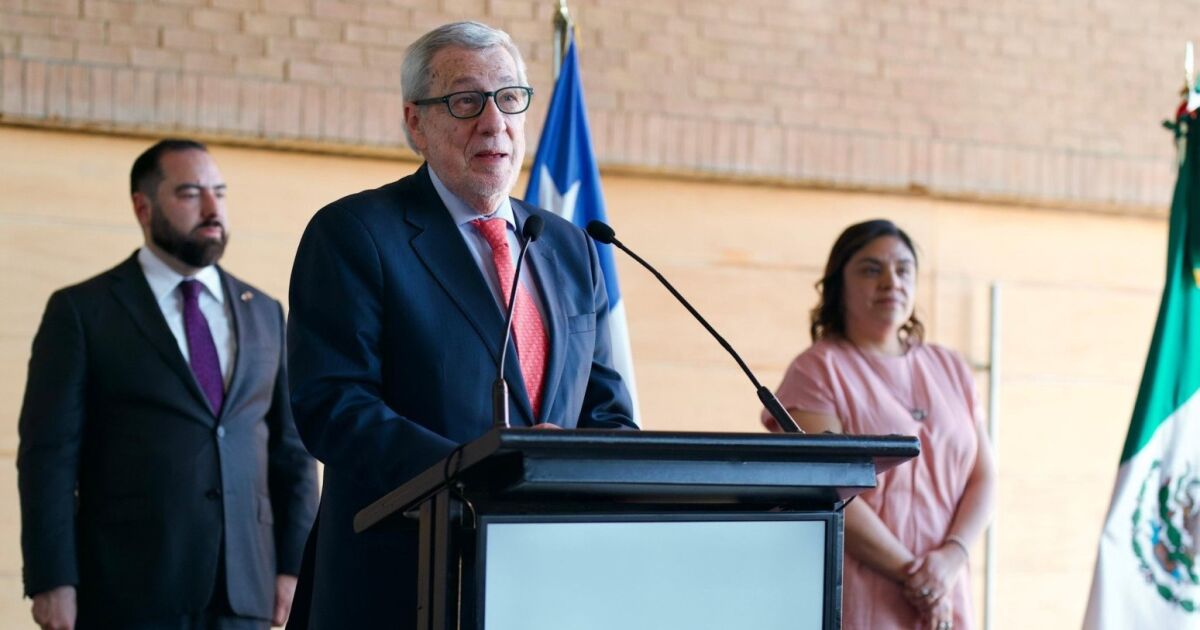 Canciller participa en aniversario 215° de la independencia de México