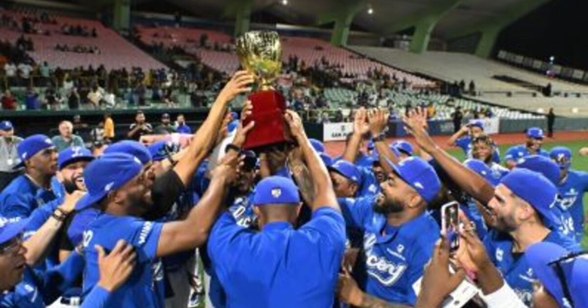 Samuel Muñoz pega grand slam y Licey conquista Titanes Caribe