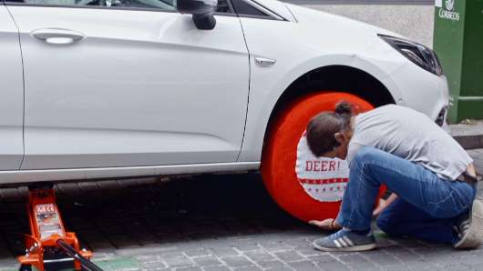 Street marketing de Michelin para concienciar sobre los peligros de conducir sin los neumáticos adecuados