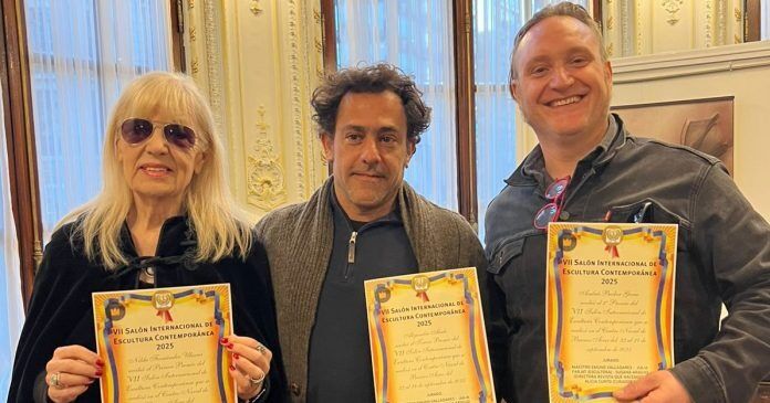 Escultor chileno Andrés Becker es premiado en Buenos Aires