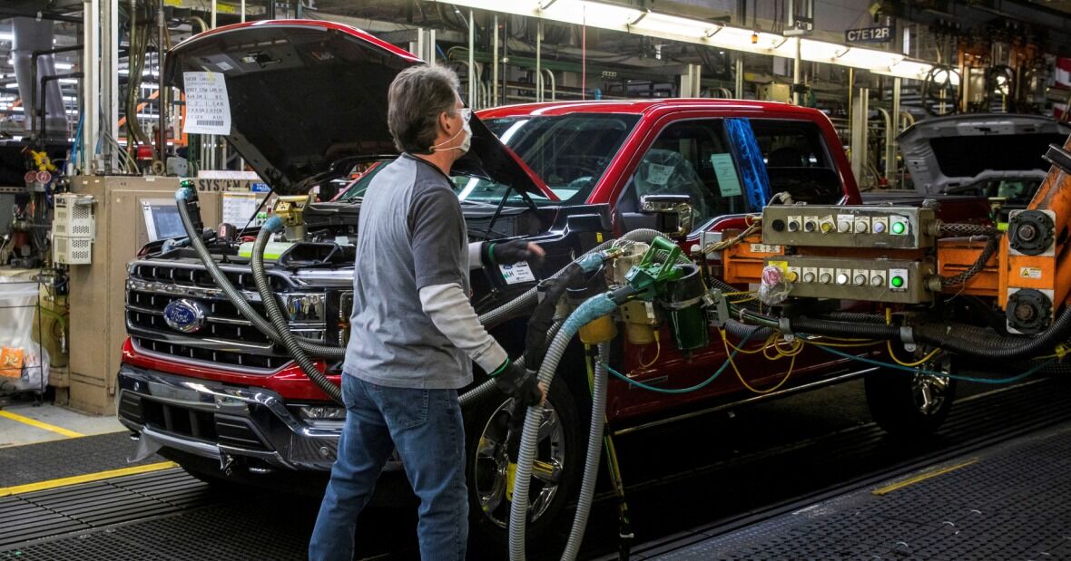 Acciones de la industria automotriz mundial se hunden tras anuncio de arancel del 25% de Trump