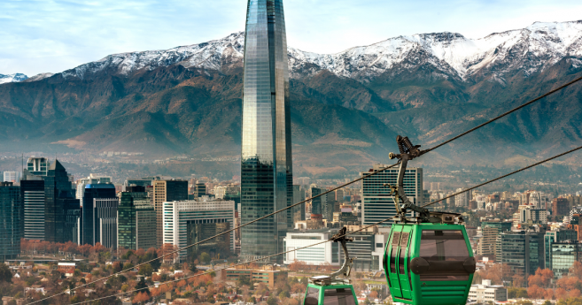 Chile proyecta récord de visitantes y Santiago busca liderar el turismo urbano regional