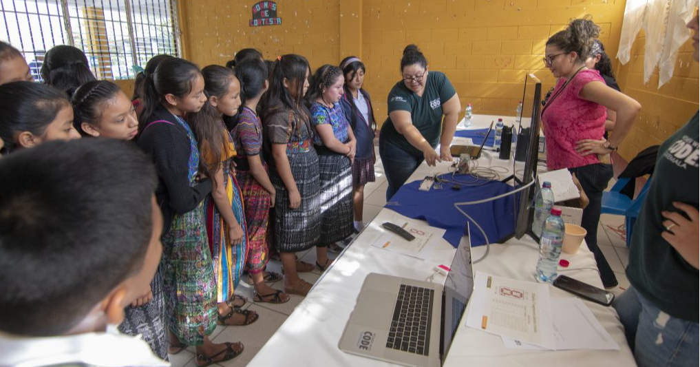 Programas de Ciudadanía Corporativa de Samsung promueven la inclusión y participación de niñas y jóvenes en tecnología