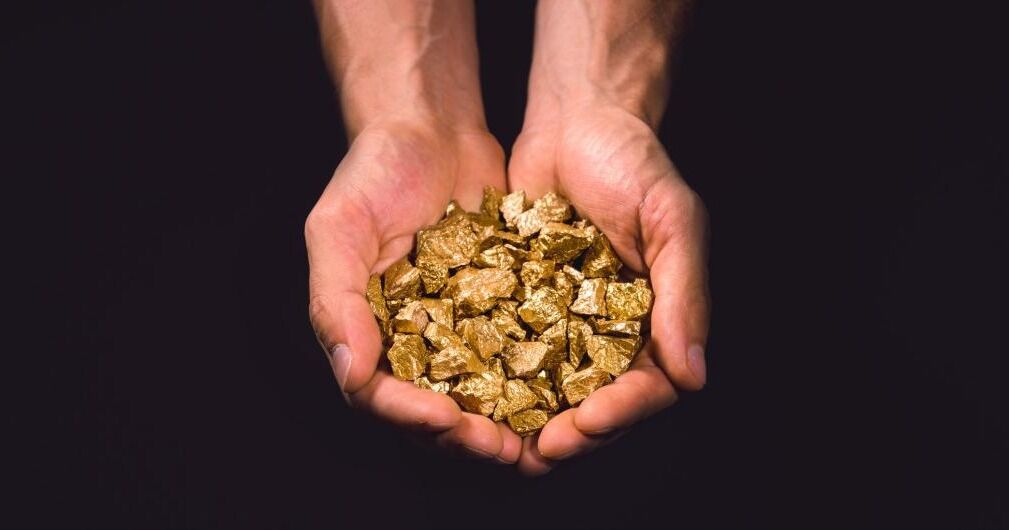 El precio del oro supera los 3.000 dólares por primera vez en su historia