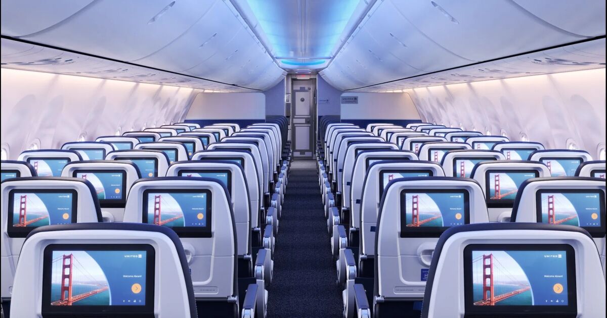 United Airlines podrá expulsar a quienes no quieran usar auriculares en dispositivos electrónicos