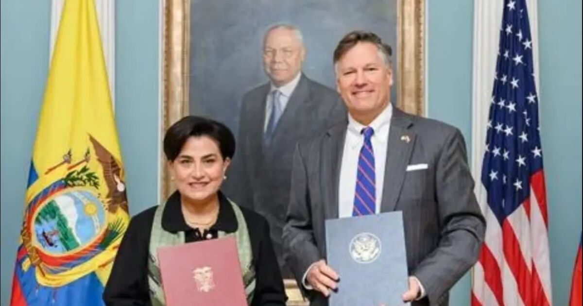 Ecuador suscribe acuerdo con EE. UU. para fortalecer la formación diplomática