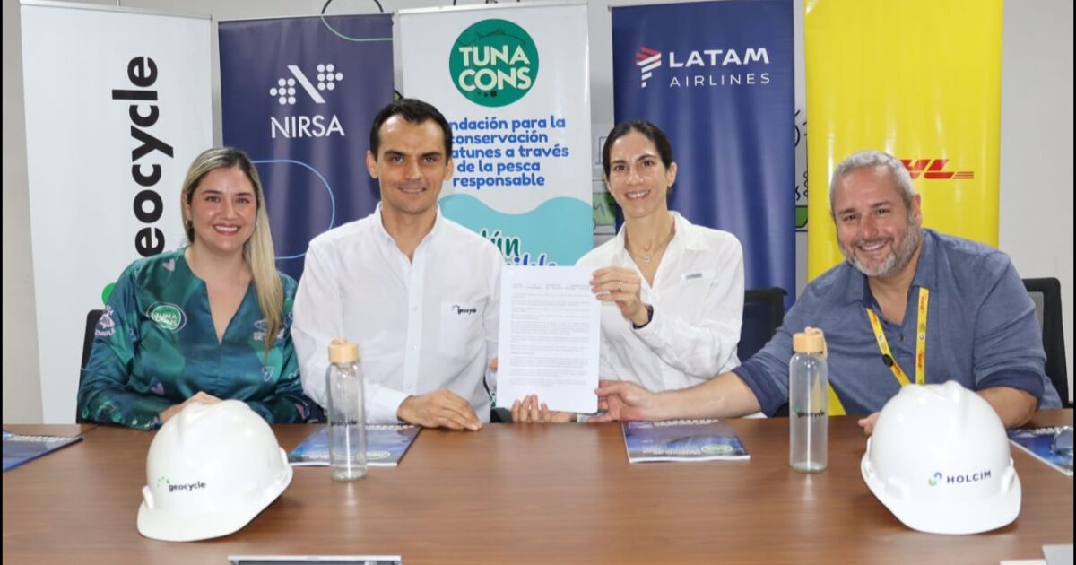 “Olas que Transforman”: el programa que convierte residuos del Golfo de Guayaquil en soluciones sostenibles
