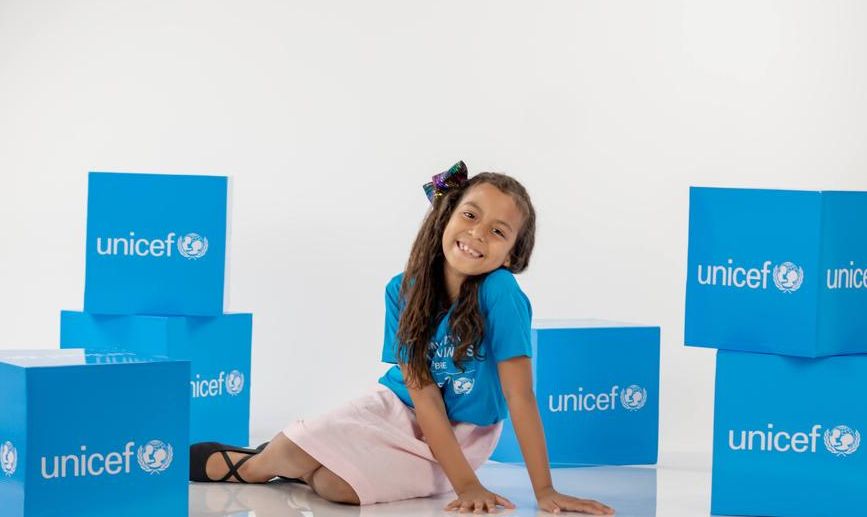 UNICEF se viste de azul en celebración por el Día Mundial de los Niños