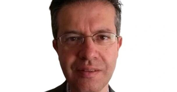 Influencia de la inteligencia emocional en el liderazgo de equipos y la toma de decisiones gerenciales.